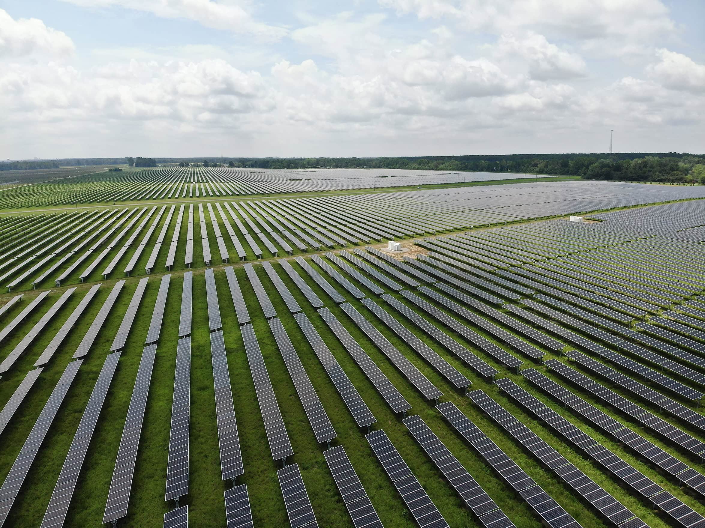 Commercial solar solutions image